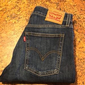 Levi’s wedgie high rise jean size 28